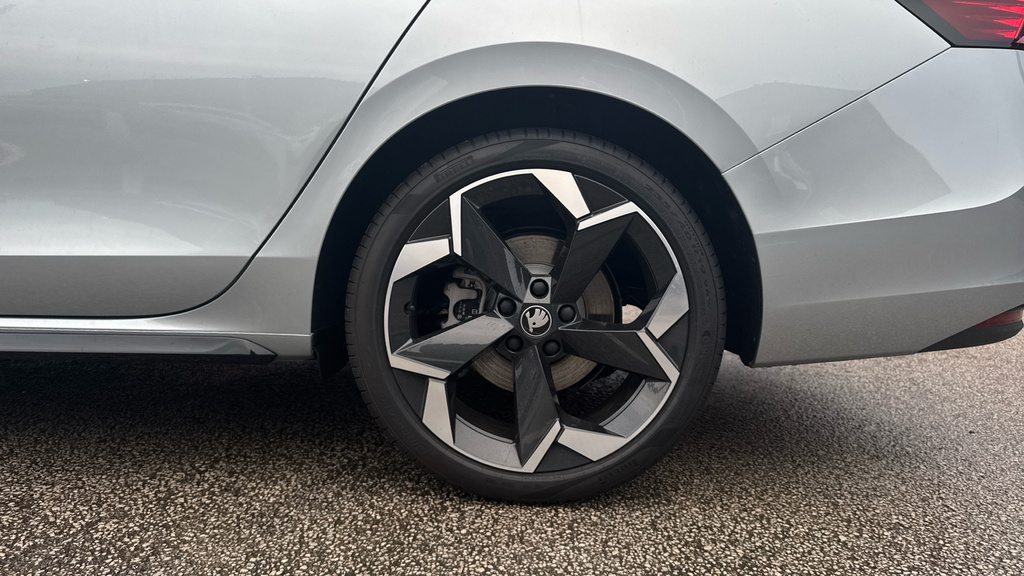 Skoda Superb 1.5 Tsi E-tec Se L Dsg Silver #18