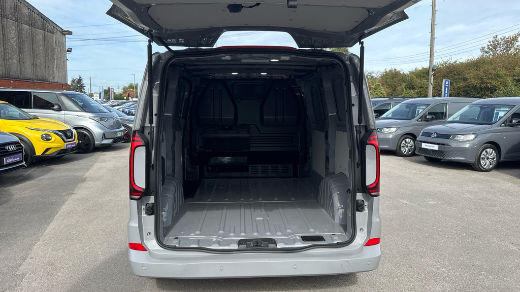 Volkswagen E-Transporter T32 65Kwh Commerce Pro Kombi Double Cab Electr Black #10