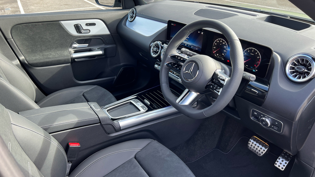 Mercedes-Benz GLA Class Gla 200 Amg Line Premium Plus KM26EOS Grey #3