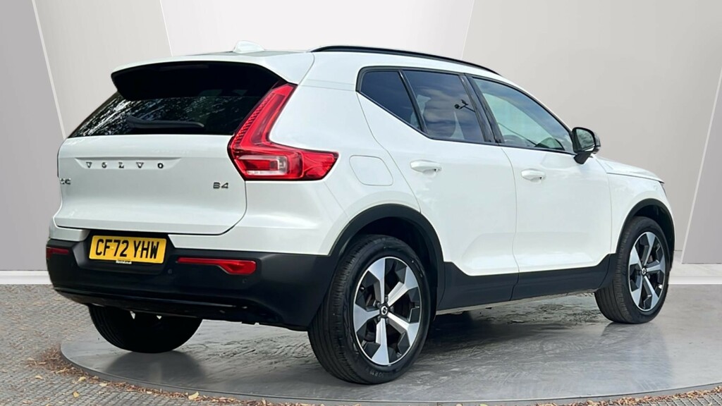 Volvo XC40 Xc40 2.0 B4p Ultimate Dark CF72YHW White #2
