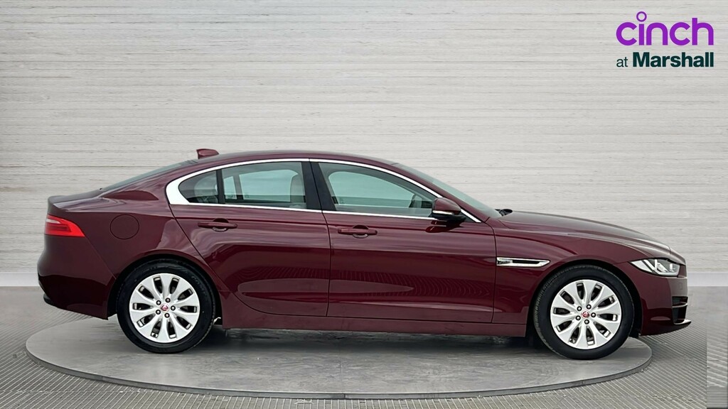 Jaguar XE Xe 2.0D Portfolio A10JAU Red #2
