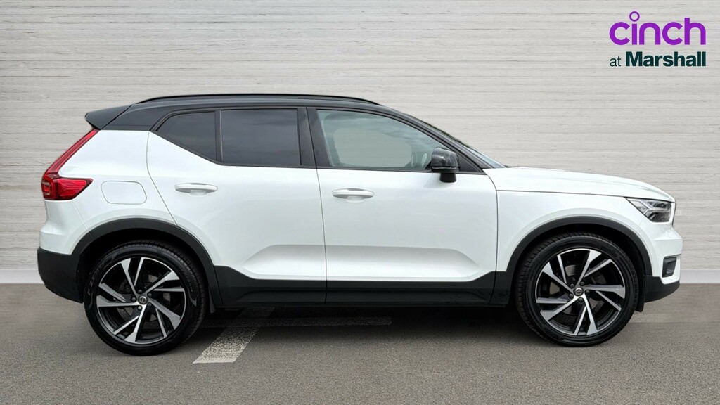 Volvo XC40 Xc40 2.0 B4p R Design Pro SL70XAV White #2