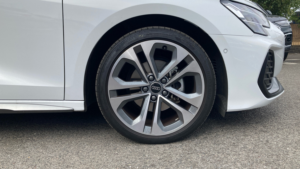 Audi A3 A3 1.5 Tfsi 116 S Line S Tronic LV75SVC White #5