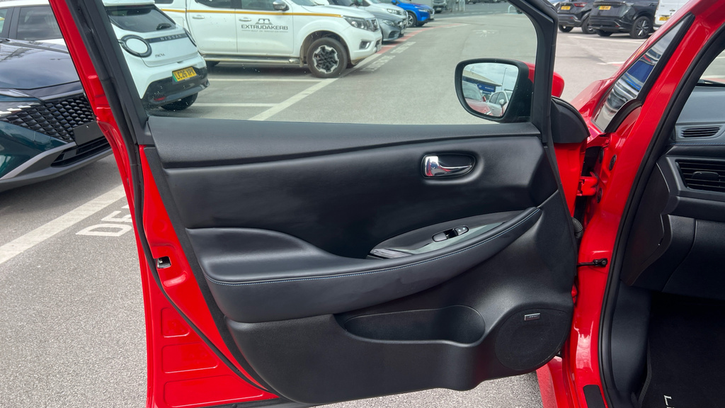 Nissan Leaf N-connecta Black #19
