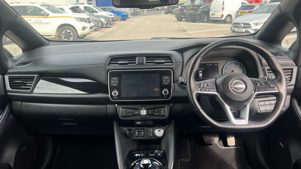 Nissan Leaf N-connecta Black #8