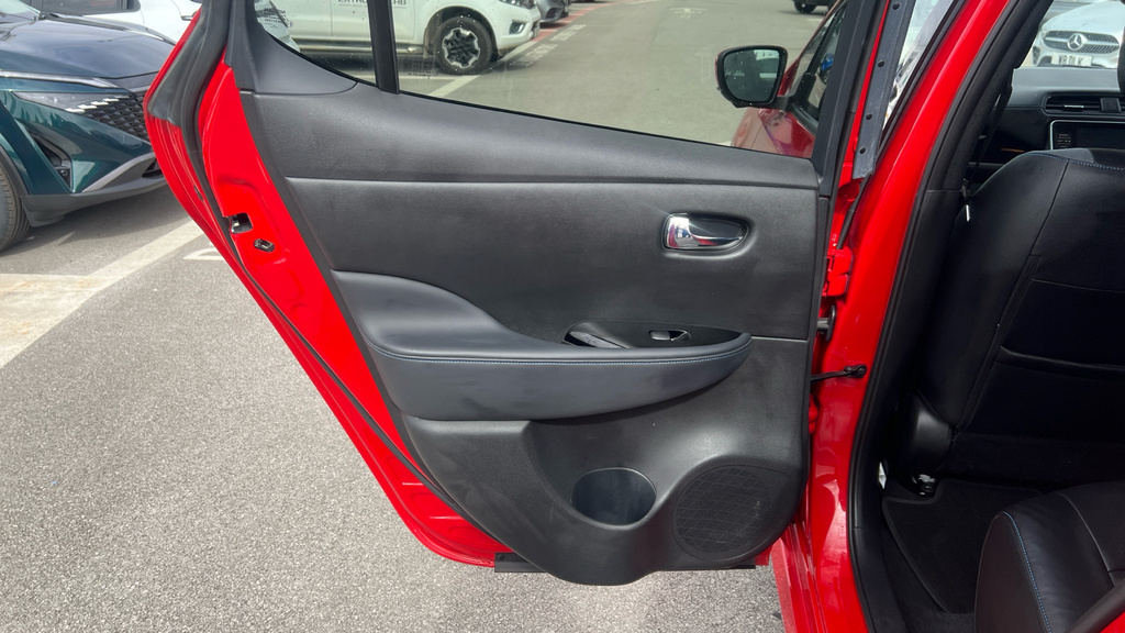 Nissan Leaf N-connecta Black #41