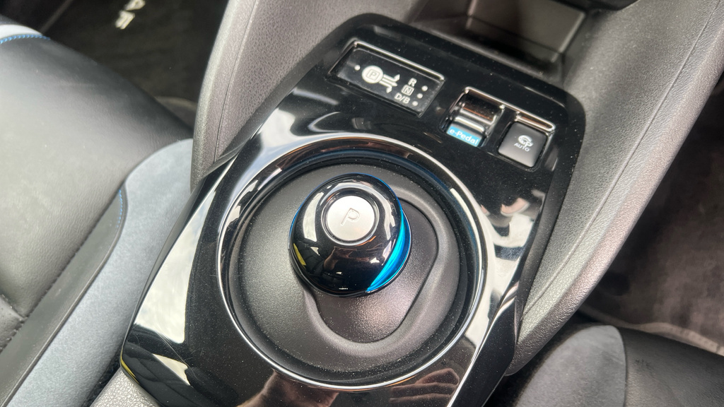 Nissan Leaf N-connecta Black #30