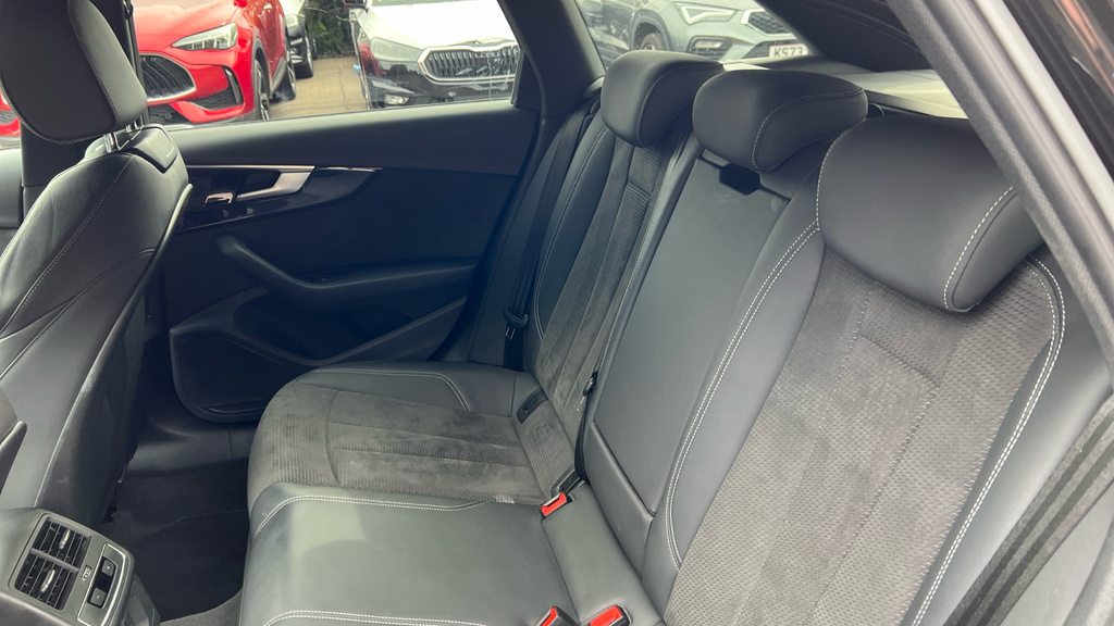 Audi A4 Avant 2L Black Edition Blue #14