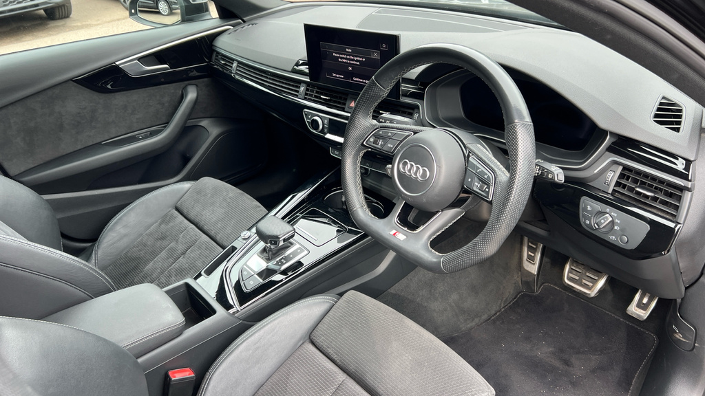 Audi A4 Avant 2L Black Edition Blue #9