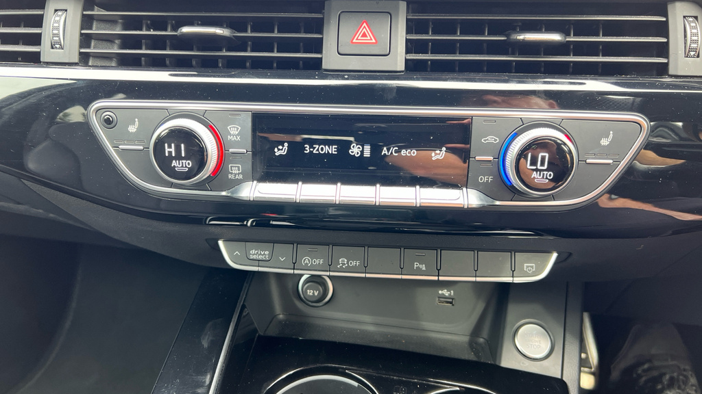 Audi A4 Avant 2L Black Edition Blue #32