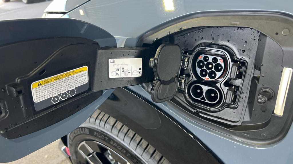 Nissan Ariya Evolve Black #23