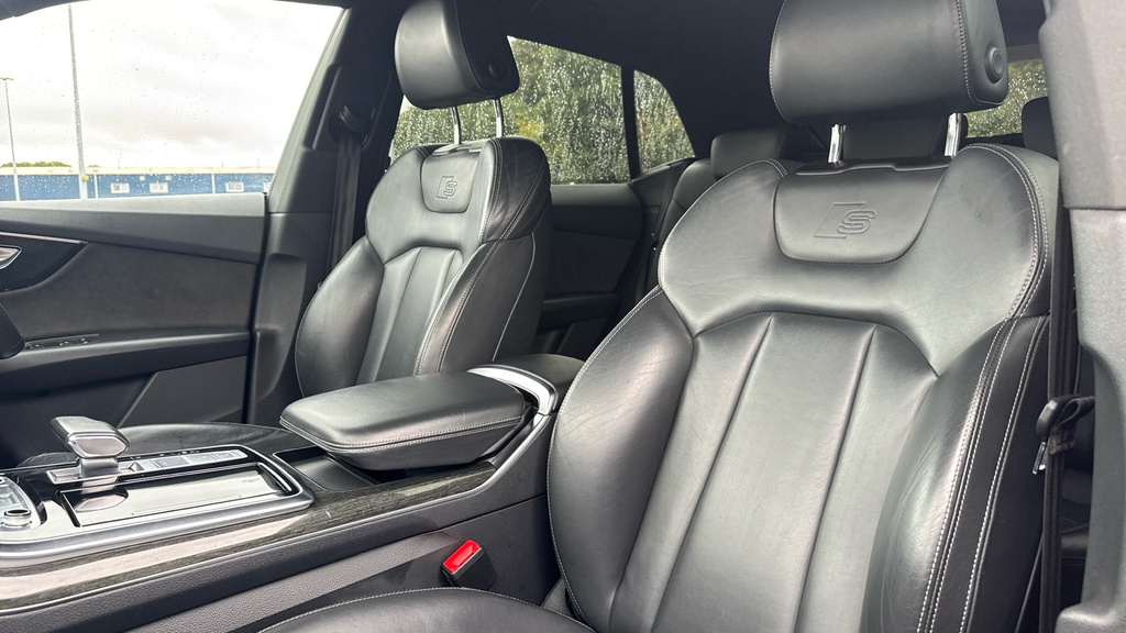 Audi Q8 3L Black Edition Black #17