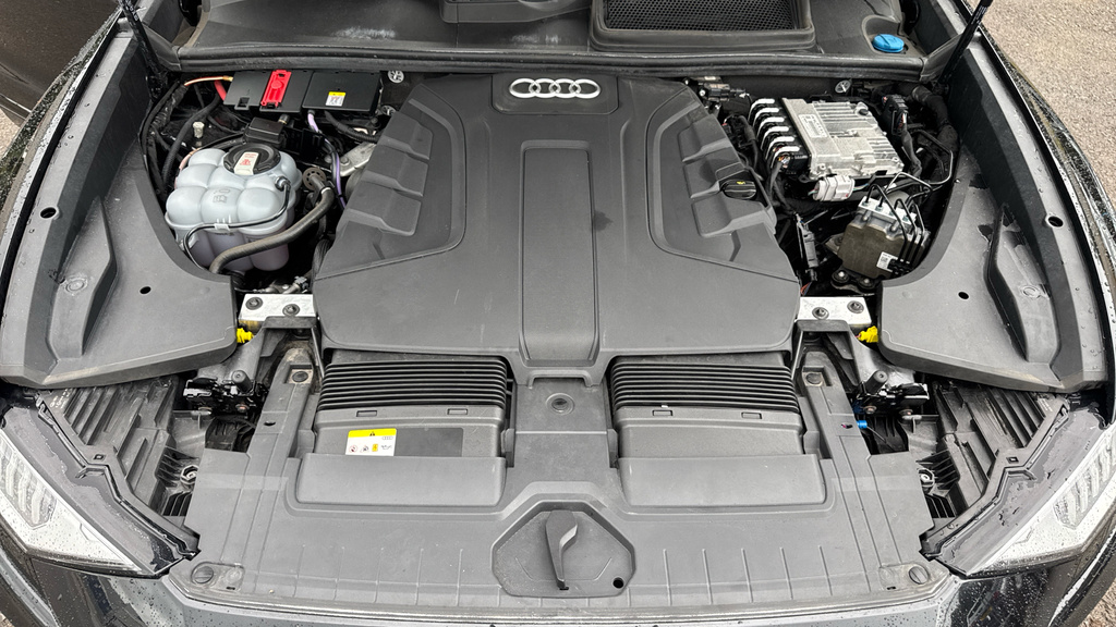 Audi Q8 3L Black Edition Black #20