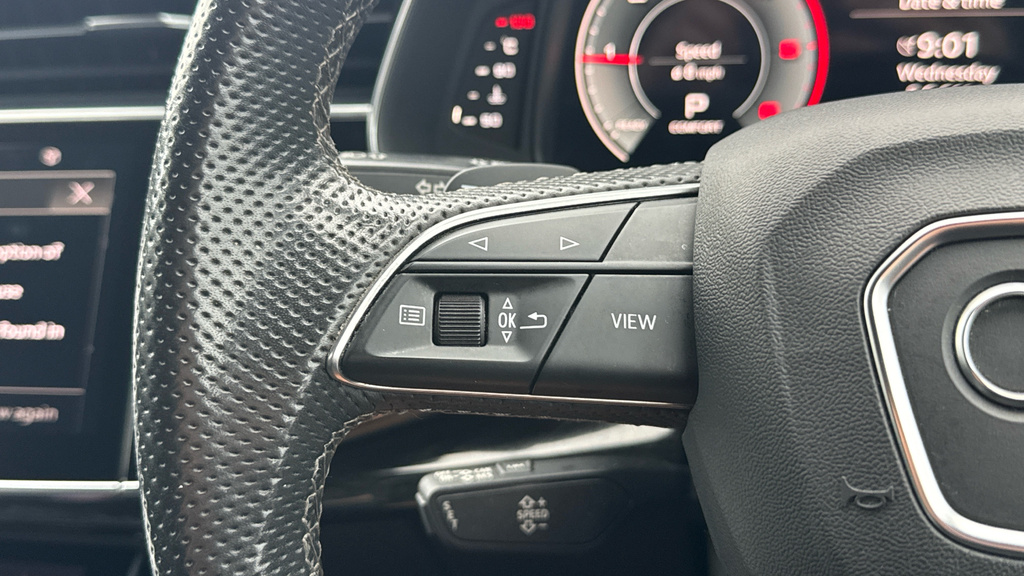 Audi Q8 3L Black Edition Black #24