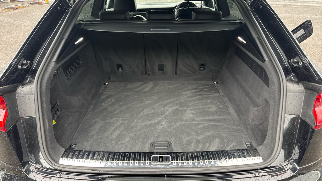 Audi Q8 3L Black Edition Black #18