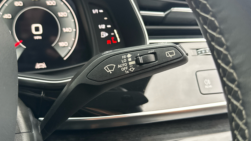Audi Q8 3L Black Edition Black #30