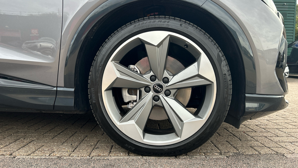 Audi Q4 E Tron Q4 210Kw 45 82Kwh Black Edition MV26EYJ Grey #5