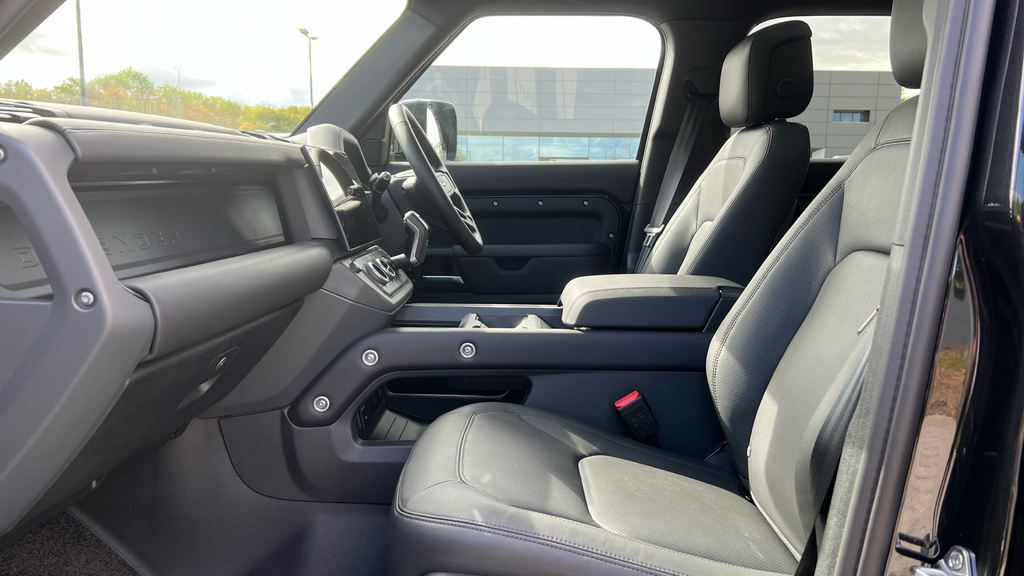 Land Rover Defender 110 Defender 3.0 D250 X-dynamic Hse 110 OY26ZZJ Black #3