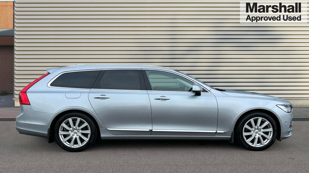 Volvo V90 2.0L D4 Momentum 188 Bhp White #2