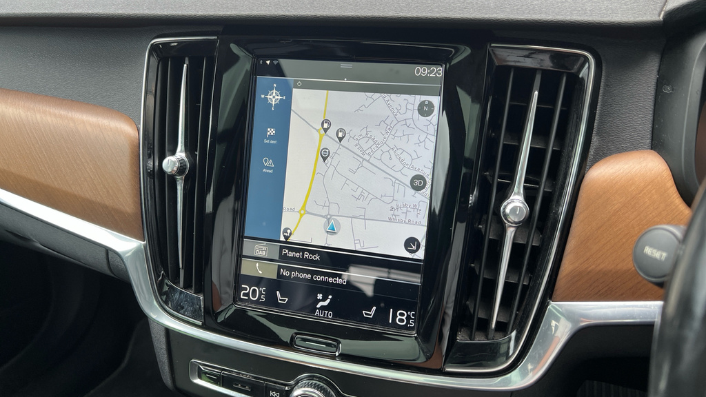 Volvo V90 2.0L D4 Momentum 188 Bhp White #27