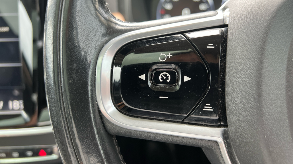 Volvo V90 2.0L D4 Momentum 188 Bhp White #23