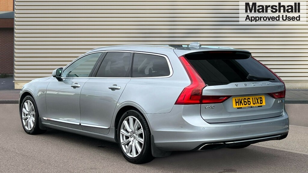 Volvo V90 2.0L D4 Momentum 188 Bhp White #5