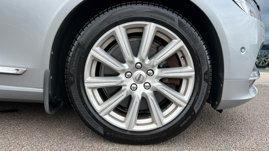 Volvo V90 2.0L D4 Momentum 188 Bhp White #20