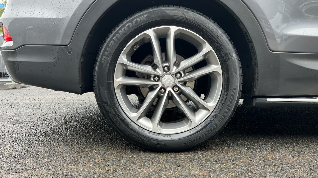 Hyundai Santa Fe Automatic Grey #19
