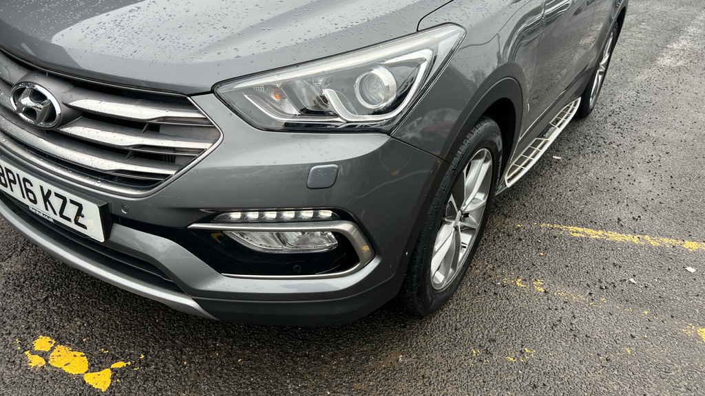 Hyundai Santa Fe Automatic Grey #32