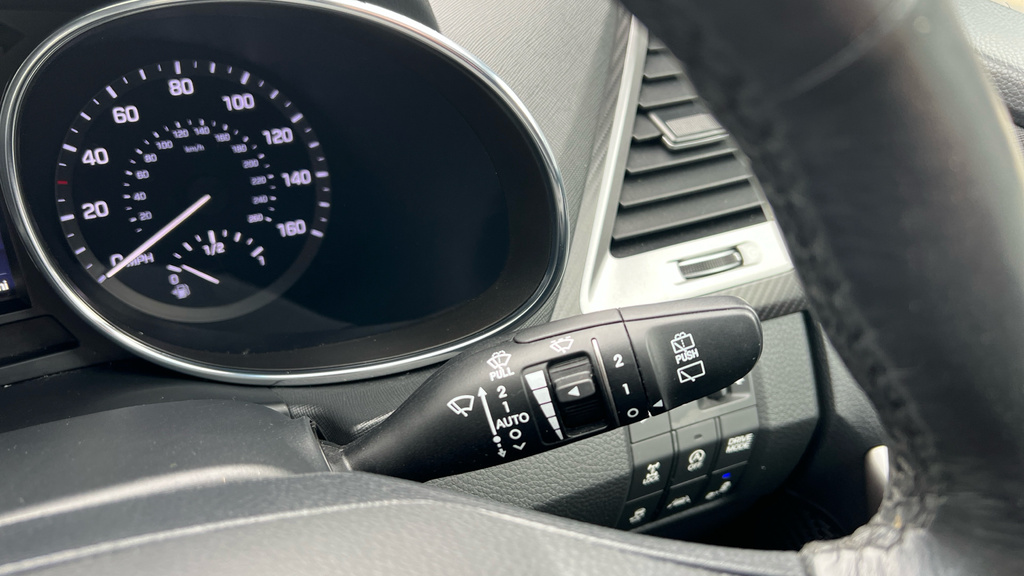 Hyundai Santa Fe Automatic Grey #23