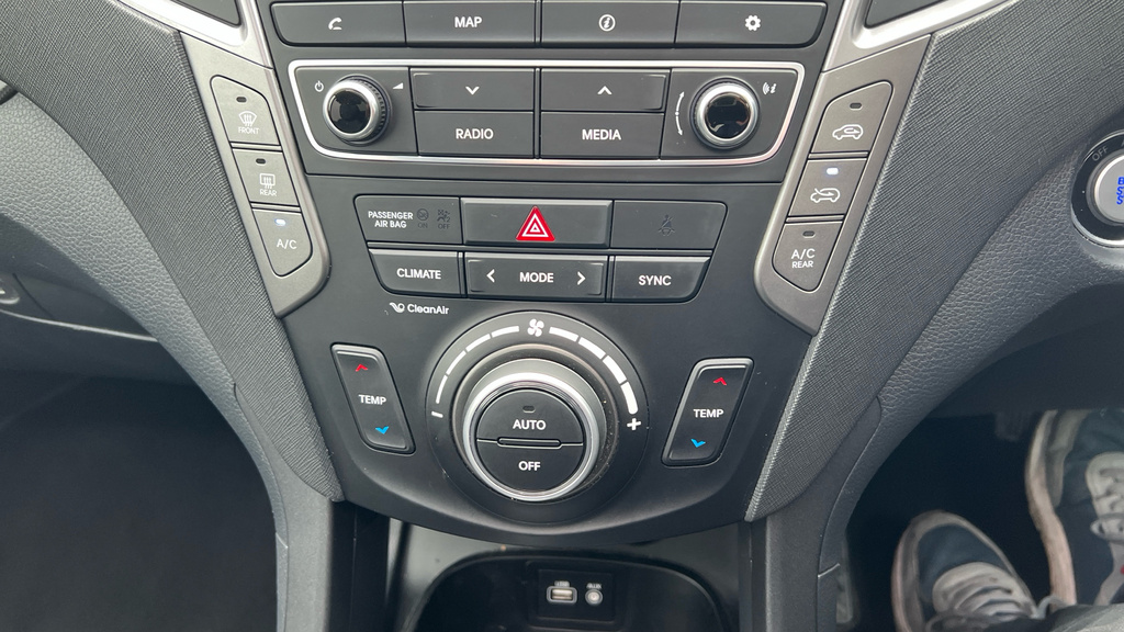 Hyundai Santa Fe Automatic Grey #29
