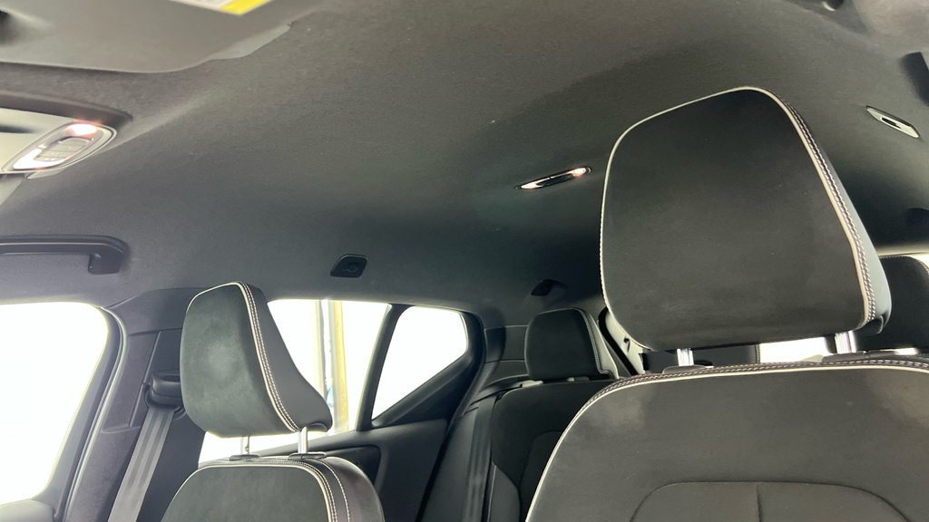 Volvo XC40 R-design, T3 Black #11