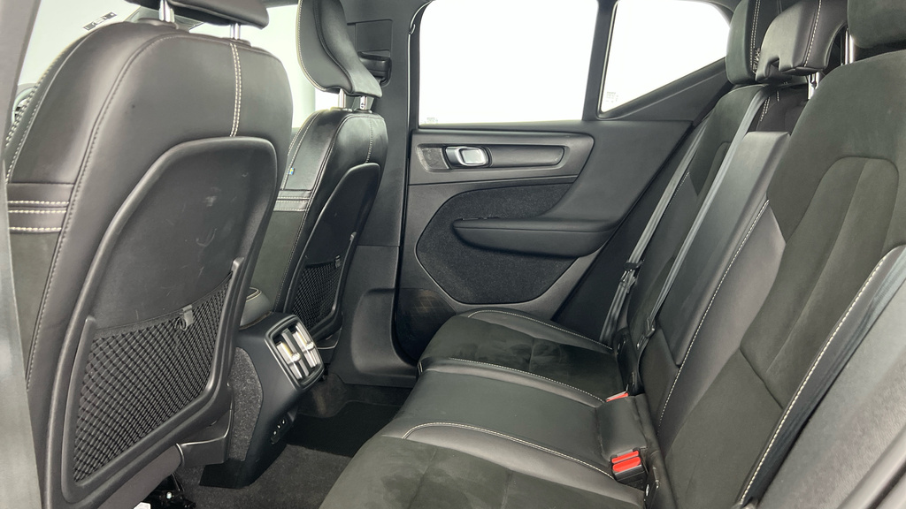 Volvo XC40 R-design, T3 Black #7
