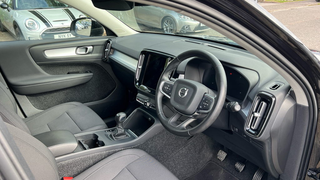 Volvo XC40 Xc40 1.5 T3 163 Momentum Black #4