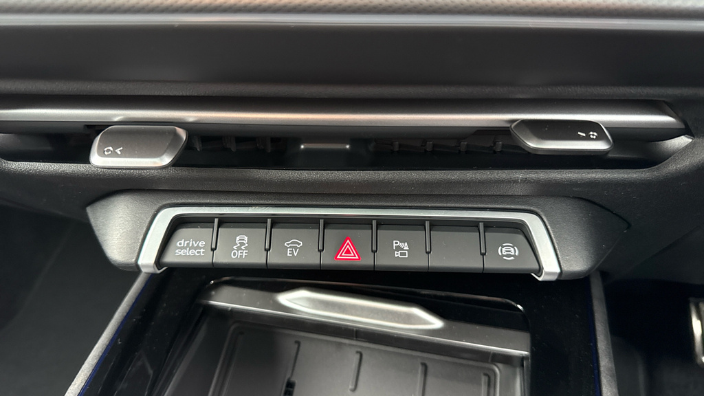 Audi Q3 35 Tfsi Black Edition S Tronic Tech Pack Grey #71