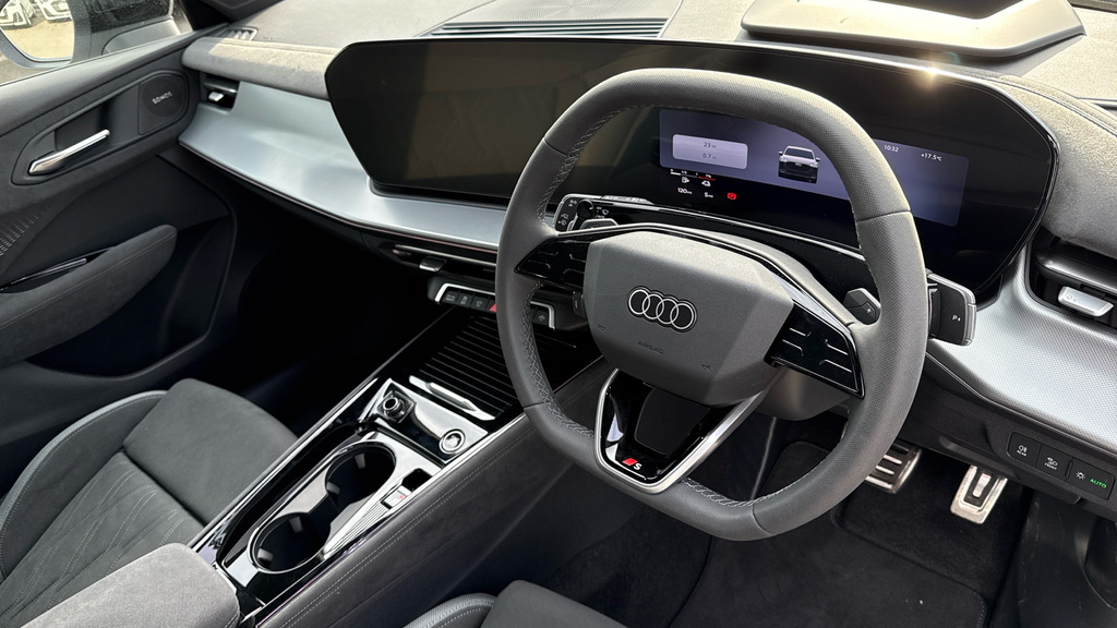 Audi Q3 Q3 1.5 E-hybrid Launch Edition S Tronic White #6
