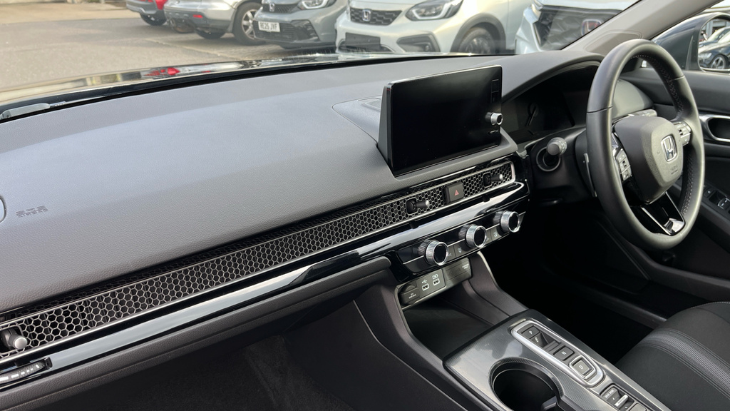 Honda Civic Honda Civic Hatchback 2.0 Ehev Elegance Cvt Black #2