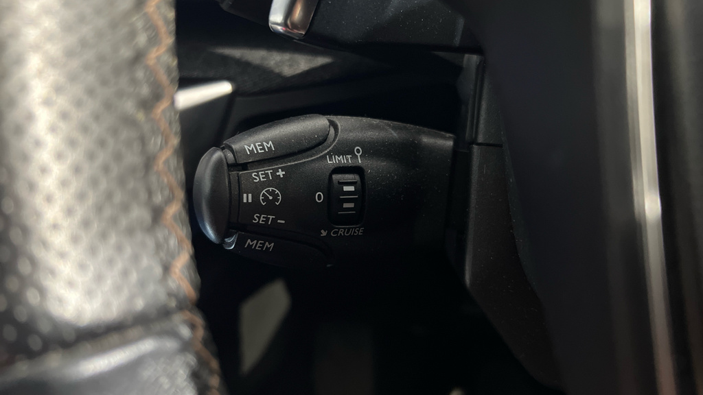 Peugeot 5008 Active Green #25