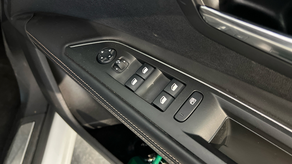 Peugeot 5008 Active Green #32