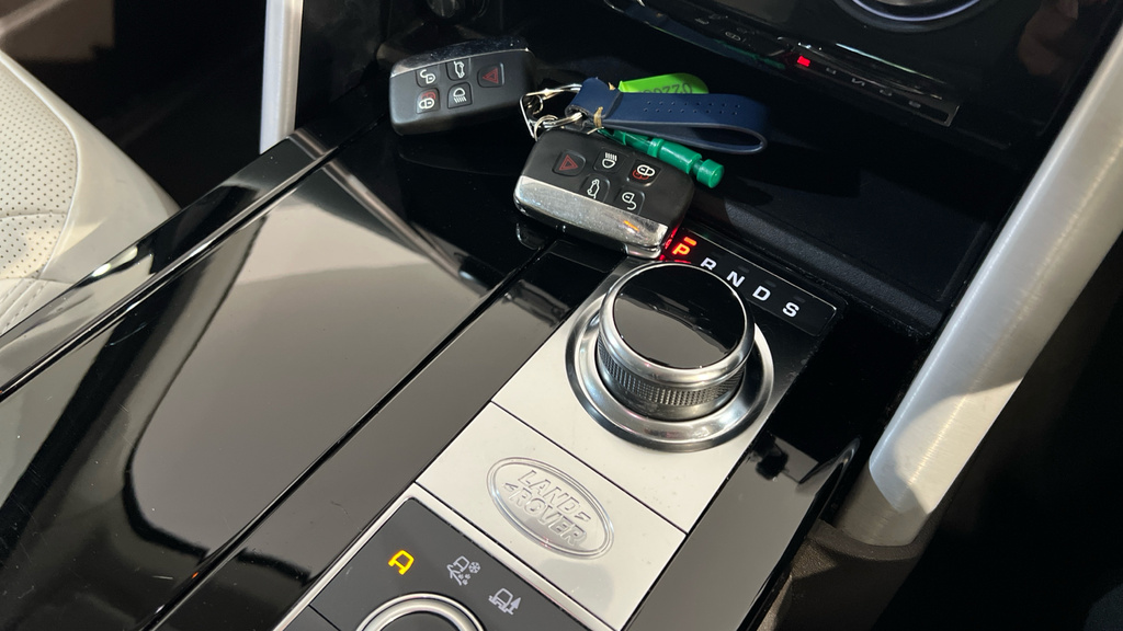 Land Rover Discovery Td4 Se Tech White #31