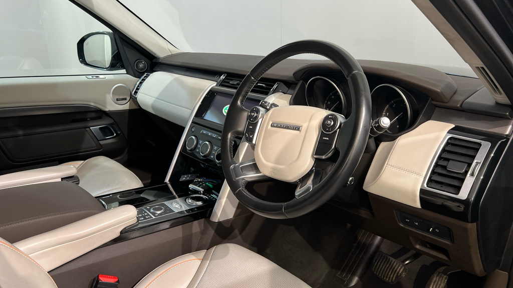 Land Rover Discovery Td4 Se Tech White #9