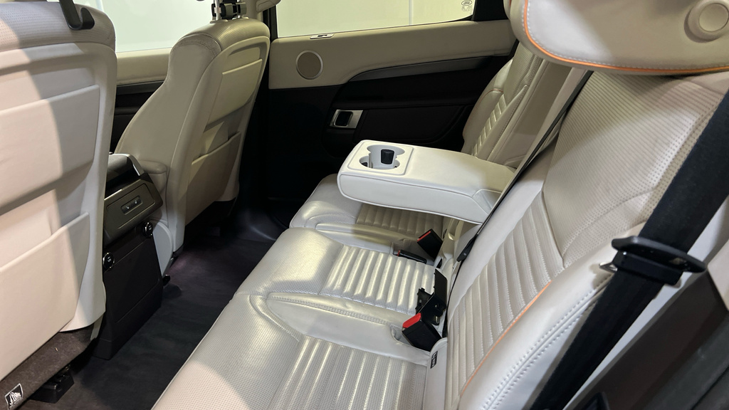 Land Rover Discovery Td4 Se Tech White #14