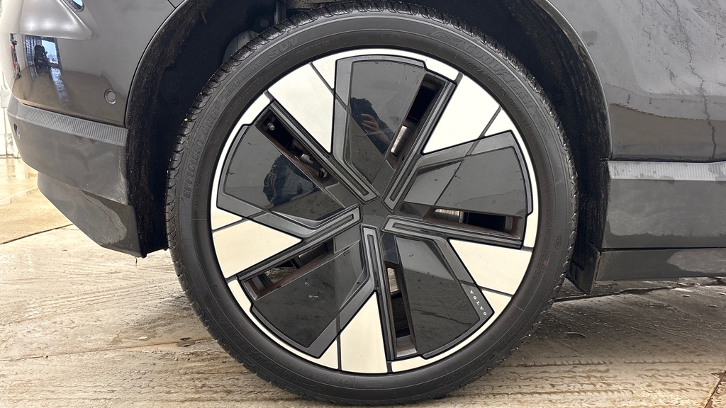 Volvo EX30 Ultra Black #20