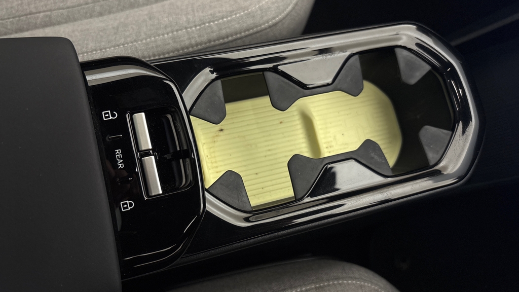 Volvo EX30 Ultra Black #32