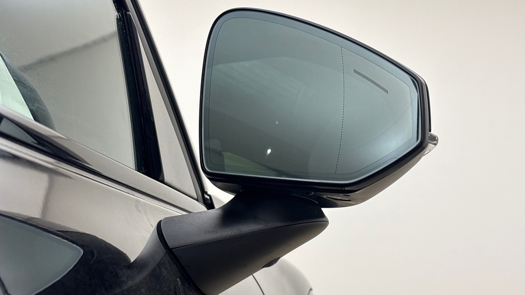 Volvo EX30 Ultra Black #21