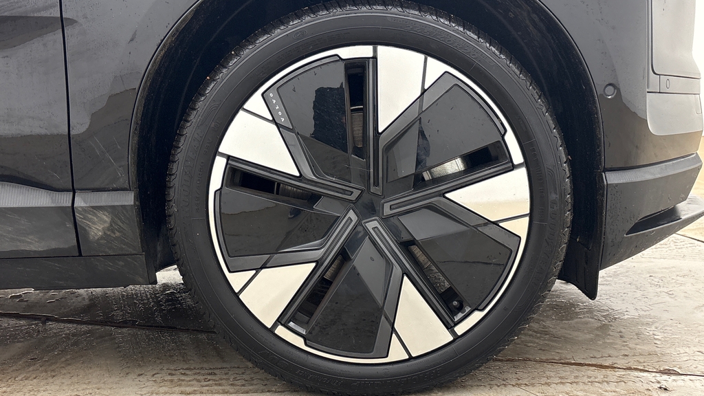 Volvo EX30 Ultra Black #16