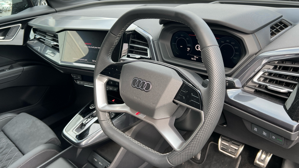 Audi Q4 E Tron Audi Q4 E-tron Estate 210Kw 45 82Kwh Black Edition Silver #6