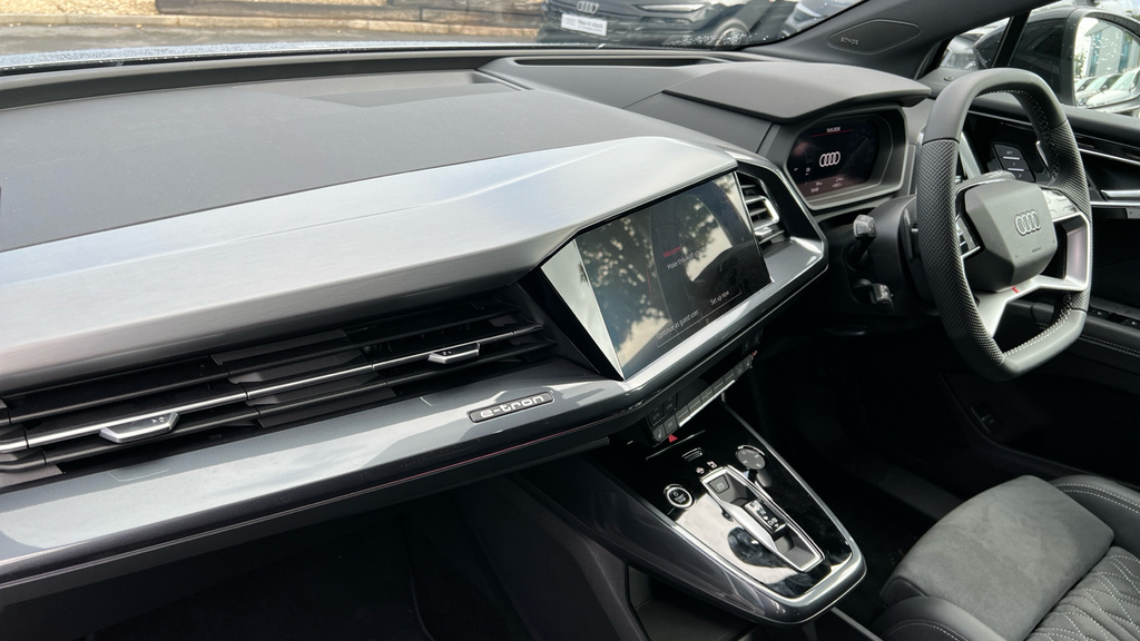 Audi Q4 E Tron Audi Q4 E-tron Estate 210Kw 45 82Kwh Black Edition Silver #2