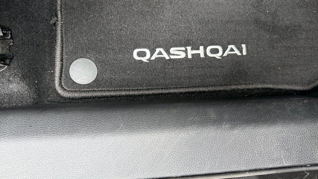 Nissan Qashqai Dig-t Tekna Plus Black #39
