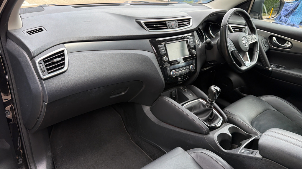 Nissan Qashqai Dig-t Tekna Plus Black #7